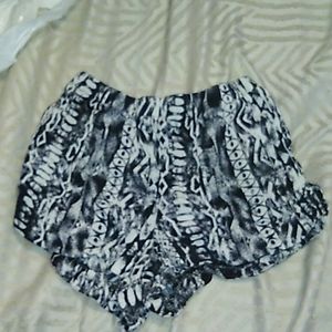 Light patterned shorts